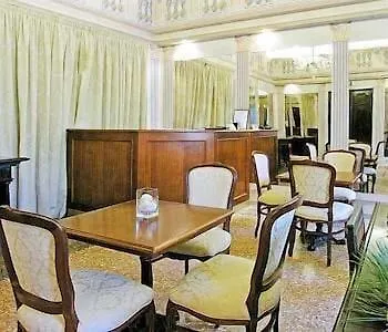 Πανσιόν Ca' Centopietre 3*