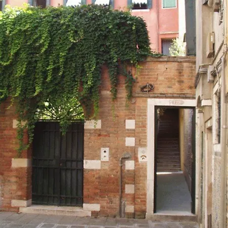 Pensionat Ca' Centopietre 3*