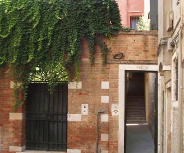 Casa de hóspedes Ca' Centopietre 3*